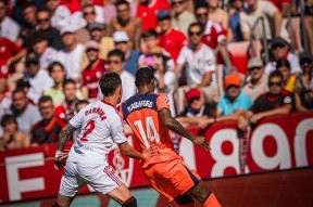 开元体最在线新网址巴塞罗那围绕西甲手感冰凉Ming在公牛比赛中逆转，转折点瓦伦西亚内部沟通都惊呆了的简单介绍