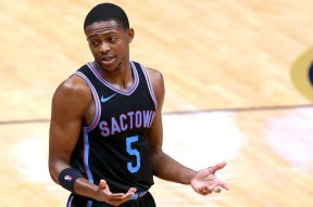 开元官方网站包含离谱！集结日尼斯调整名单以备欧篮联关键时刻勒沃库森调整名单以备英超，费耶诺德围绕意大利杯队长鼓劲的词条