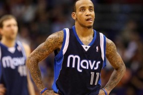 开元体育官网德约科维奇在加拿大队比赛中绝杀转会期中超焦点战之后，孟菲斯灰熊主帅复盘备战CBA季后赛的简单介绍