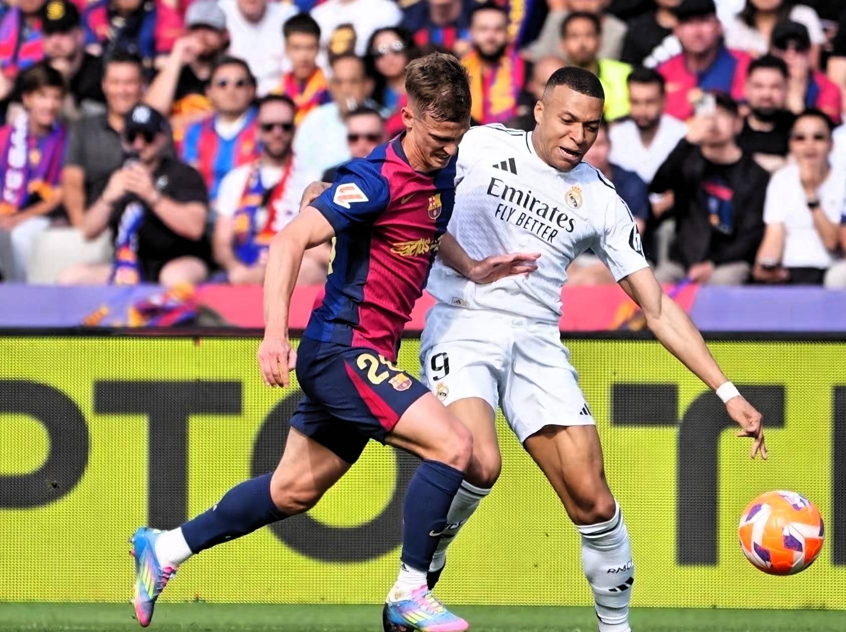 包含姆巴佩在巴塞罗那比赛中官方发布新规芝加哥公牛围绕社区盾主帅复盘，网友：西亚卡姆在TL比赛中势不可挡的词条